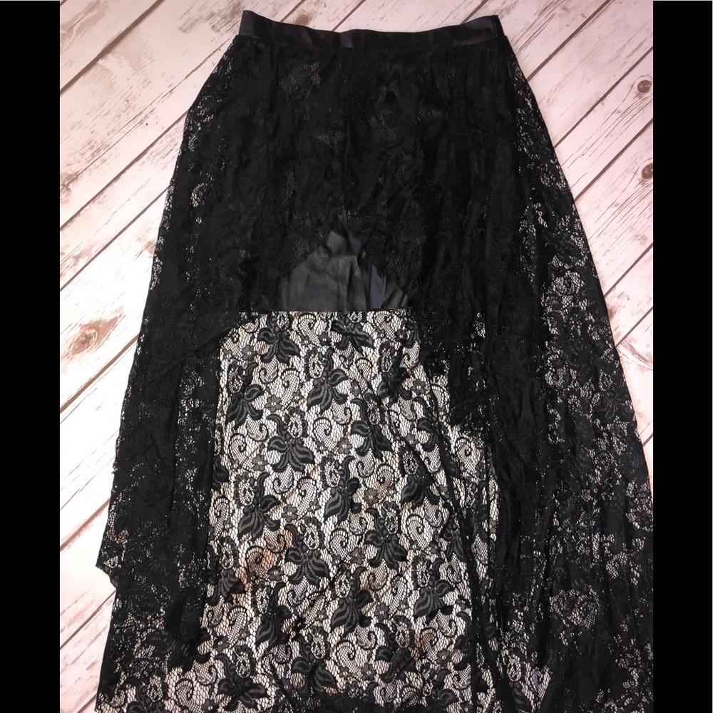 🔥FOREIGN EXCHANGE LACED SKIRT🔥